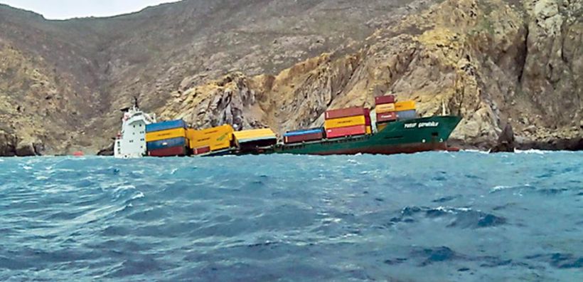 Κίνδυνος θαλάσσιας ρύπανσης στη Μύκονο λόγω του τουρκικού πλοίου