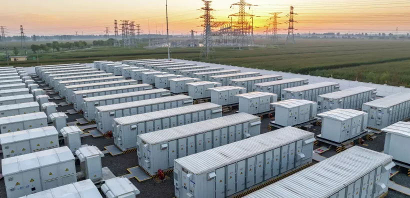 SolarPower Europe: Νέο ρεκόρ για την αποθήκευση ενέργεια στην ΕΕ πέρυσι – Ετήσιο «άλμα» 45%, με ώθηση από τα έργα μεγάλης κλίμακας