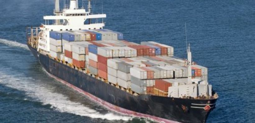 Σύστημα εποπτείας εκπομπών της ναυτιλίας εξετάζει η Κομισιόν