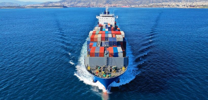 Η Maersk διακόπτει εκ νέου τα δρομολόγια από το Σουέζ