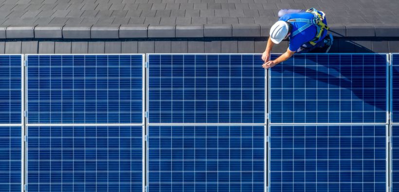 Net-billing: Σημαντικές βελτιώσεις «βλέπει» η αγορά στη νέα Υπουργική – 12 κρίσιμες αλλαγές – «Αστερίσκοι» για τις μπαταρίες στα συστήματα αυτοκατανάλωσης και για τα plug-in φωτοβολταϊκά