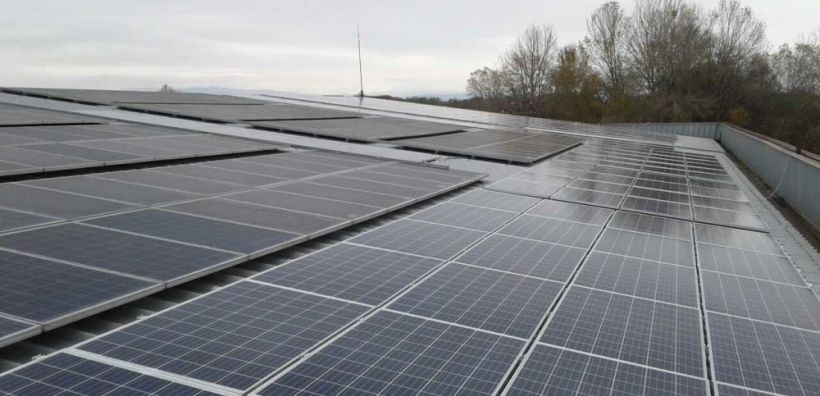 Ανεβαίνουν οι ρυθμοί στο net metering – Τα οφέλη για οικιακούς αυτοπαραγωγούς και μικρές επιχειρήσεις