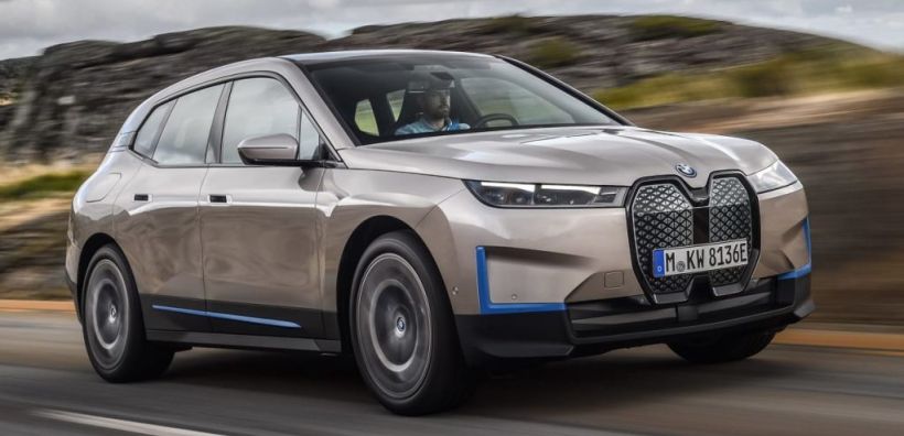 BMW: Παρουσίαση στην Ελλάδα των αμιγώς ηλεκτρικών μοντέλων iX και i4