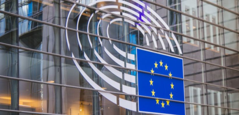 «Πράσινο φως» από την επιτροπή ENVI του Ευρωκοινοβουλίου για κρίσιμες αλλαγές σε ETS και CBAM – Τον Απρίλιο η ψηφοφορία στην Ολομέλεια