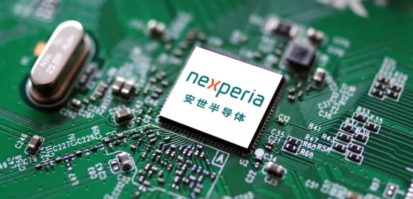 Κίνα: Ήρε η απαγόρευση εξαγωγών τσιπ της Nexperia προς την ευρωπαϊκή αυτοκινητοβιομηχανία