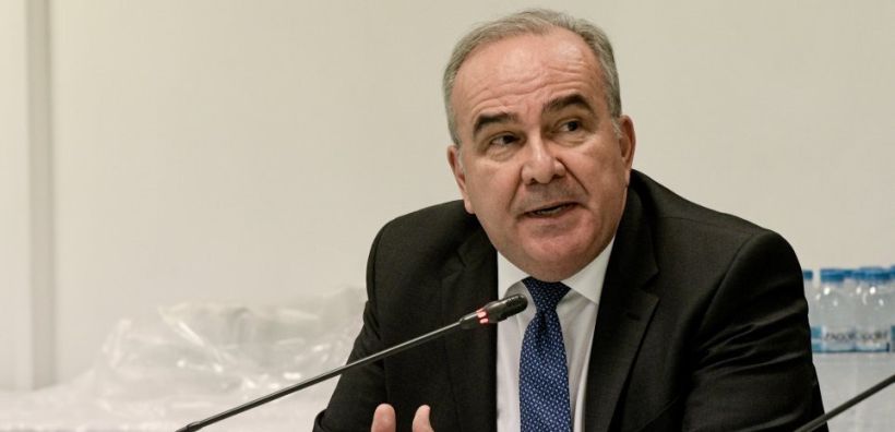 Παπαθανάσης: Στο 60%-80% οι μειώσεις από την κατάργηση της ρήτρας αναπροσαρμογής