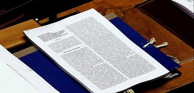 Αυξάνει τους μισθούς για να παραμένουν στα πόστα τους – Νέα ρύθμιση του ΥΠΕΝ στο επικείμενο νομοσχέδιο για τους εποπτευόμενους φορείς