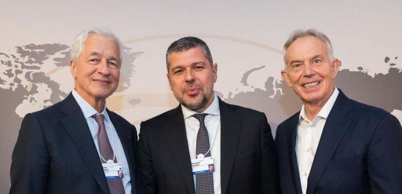 Συνάντηση με τον CEO της JP Morgan Chase είχε στο Νταβός ο Γιώργος Στάσσης - Τα σενάρια για χρηματοδοτικές ή επενδυτικές συζητήσεις για το επενδυτικό πλάνο 10 δισ της ΔΕΗ