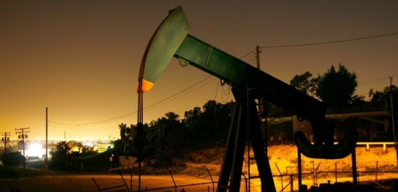 Η υπερπροσφορά φέρνει σερί απωλειών στις διεθνείς τιμές πετρελαίου
