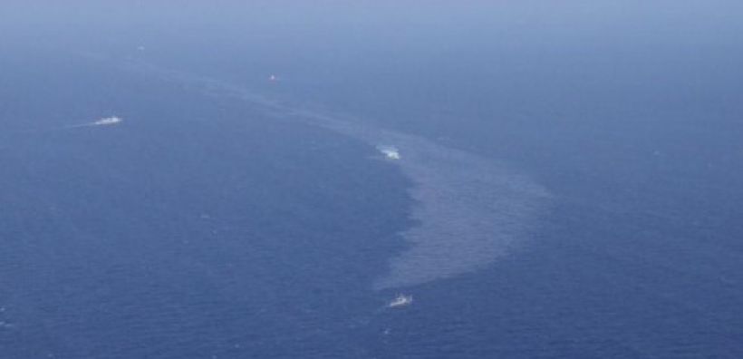 Με πετρέλαιο από το ιρανικό δεξαμενόπλοιο που ναυάγησε γέμισαν οι ιαπωνικές ακτές