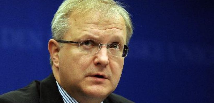Όλι Ρεν: Νέο «κούρεμα» του ελληνικού χρέους εξετάζει η Ευρωζώνη