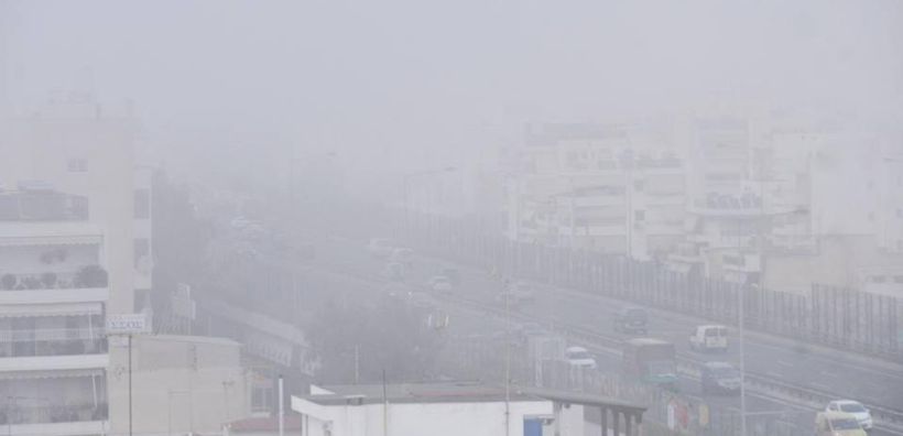 Πώς σχηματίζεται η «ομίχλη μεταφοράς» που τύλιξε τη νότια Αττική