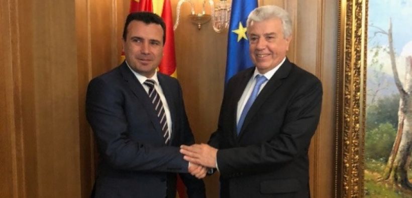Μπήκαν οι υπογραφές για την εξαγορά της EDS από τη ΔΕΗ - Συνάντηση Παναγιωτάκη-Ζάεφ