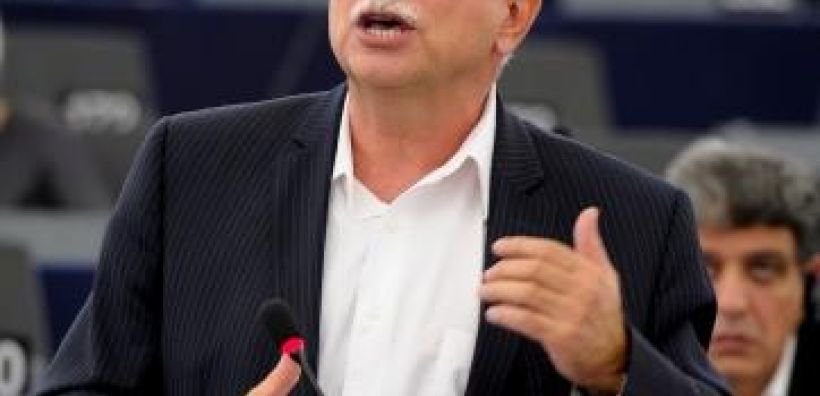 Παπαδημούλης: Τι μέτρα μας προτείνει η Κομισιόν για την ενίσχυση του ανταγωνισμού στα πετρελαιοειδή