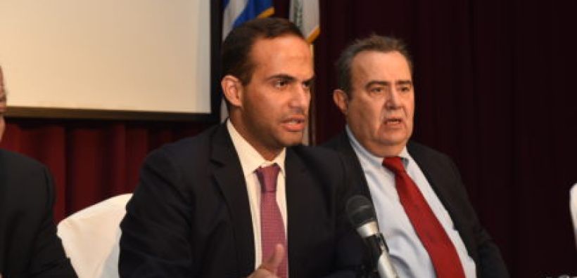 Τζορτζ Παπαδόπουλος: Ο Ελληνοαμερικάνος σύμβουλος του Τραμπ για τα ενεργειακά