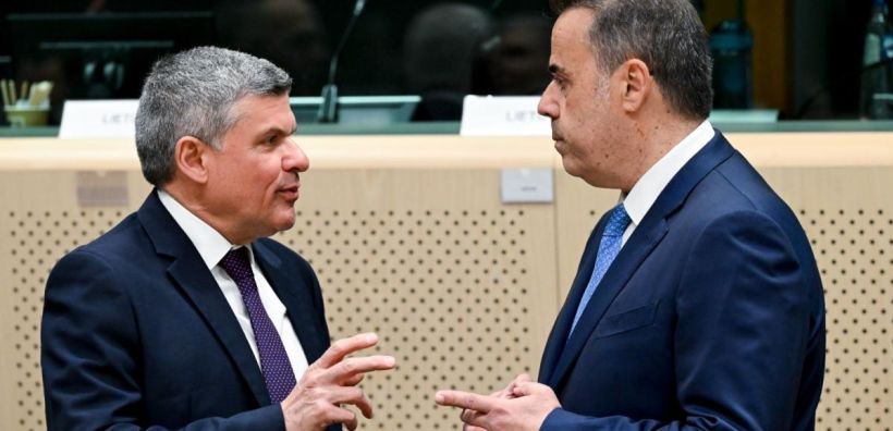 Τα «χαρτιά» τους για το καλώδιο ανοίγουν σήμερα στον Επίτροπο Γιόργκενσεν οι Παπασταύρου και Παπαναστασίου - Σταθερές οι θέσεις των δύο πλευρών, συνεχίζεται το «πινγκ πονγκ» δηλώσεων 