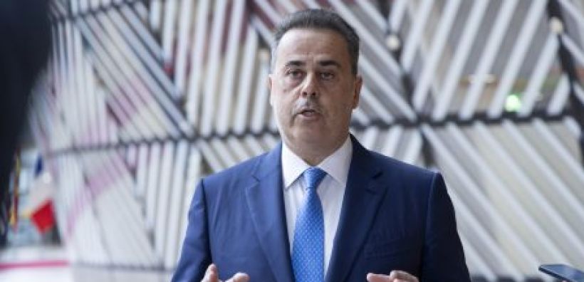 Ρεαλιστικό και ευέλικτο κλιματικό στόχο για το 2040 ζήτησε ο Παπασταύρου από τον κλιματικό επίτροπο Χούκστρα