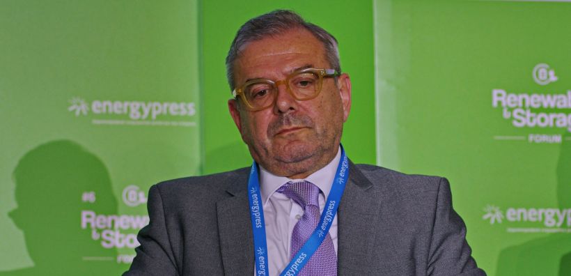 Χαραλαμπίδης (ΡΑΑΕΥ): Στα 11 GW τα φωτοβολταϊκά με ΟΠΣ - Μόλις 3,5 GW τα αιολικά, σχεδόν μηδενικά τα μικρά υδροηλεκτρικά