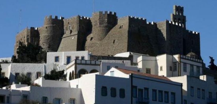 Παλάτια με φόρους... καλύβας στην Πάτμο