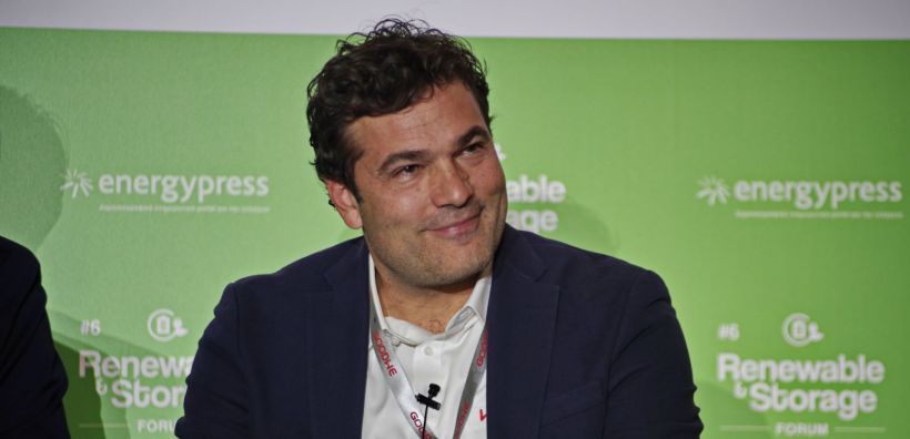 Σακκάς: Το ρυθμιστικό κενό για τη μετάβαση στο “net-billing” πάγωσε την αγορά - Πως θα στηριχθούν οικιακοί και βιομηχανικοί καταναλωτές