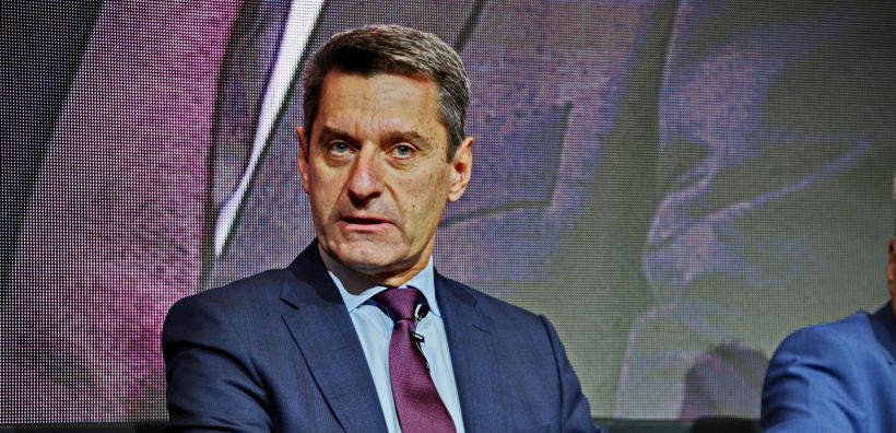 Παπακωνσταντίνου: «Αγκάθι» οι περικοπές για τα έσοδα παραγωγών ΑΠΕ – Προτεραιότητα στην υλοποίηση έργων όχι στο πλήθος