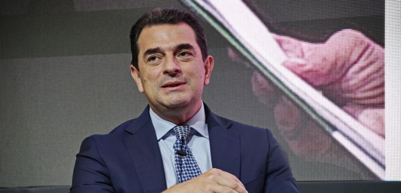Σκρέκας: Ανταγωνιστικό πλεονέκτημα της Ελλάδας στις ΑΠΕ, σε σχέση με τη Β. Ευρώπη - Επιταχύνουμε τις πράσινες επενδύσεις