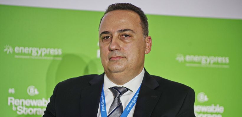 Λουμάκης: Οι ΑΠΕ στοιχίζουν 10,7 λεπτά στον καταναλωτή - Να ληφθούν υπόψη οι υψηλές περικοπές στα επιχειρηματικά σχέδια