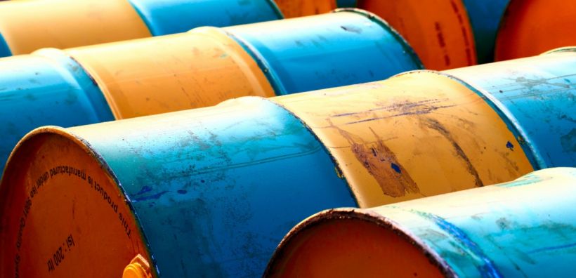 Η «κρυφή δεξαμενή» που συγκρατεί το Brent – Τι εμποδίζει το πετρέλαιο να εκτοξευθεί