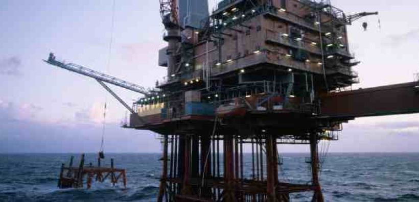 Wood Mackenzie: Περικοπές 1 τρισ. δολ. σχεδιάζουν οι πετρελαϊκές ως το 2020