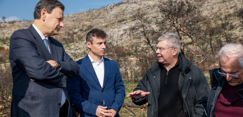 Η ΗELLENiQ ENERGY ολοκληρώνει τα κρίσιμα αντιδιαβρωτικά έργα στις καμένες δασικές εκτάσεις της Δυτικής Αττικής
