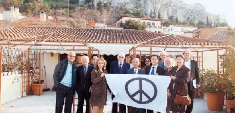 "Έπιασε" Πειραιά το πλοίο κατά της πυρηνικής ενέργειας