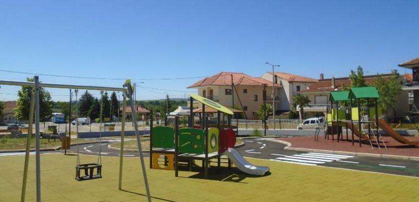Ο TAP παρέδωσε 7 νέες παιδικές χαρές στην Καστοριά