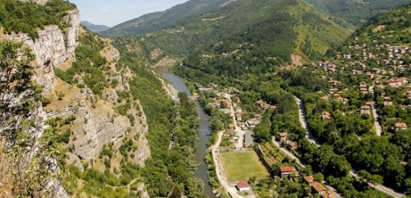 Βουλγαρία: Σήμα κινδύνου από το WWF για την περιβαλλοντική ρύπανση των ποταμών