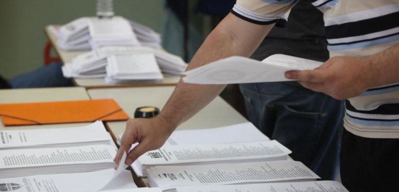 ΣΥΡΙΖΑ 37,5%, ΝΔ 25% δίνουν τα exit poll