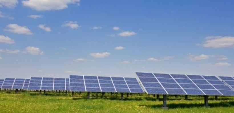 HELIOS: Η «απόλυτη προτεραιότητα» μπαταριών αφορά ρητά μόνο τον ΑΔΜΗΕ – Το ΥΠΕΝ έχει ήδη τη νομοθετική εξουσία να δώσει αντίστοιχη λύση στον ΔΕΔΔΗΕ και πρέπει να την ασκήσει άμεσα