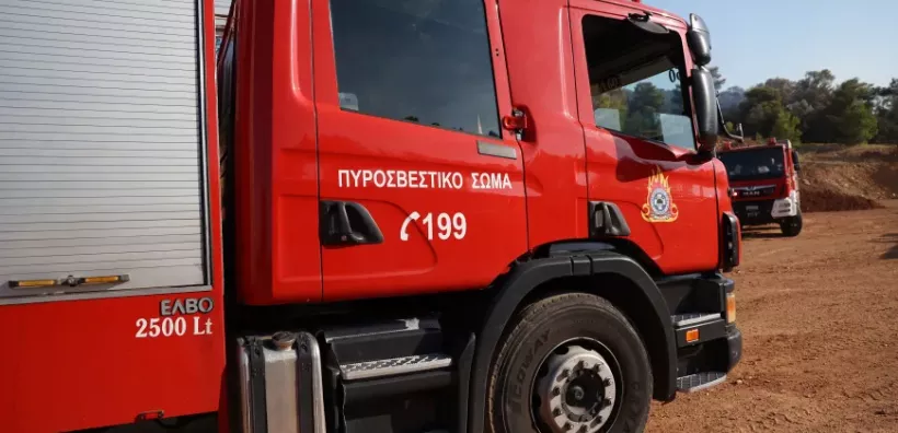 Κοζάνη: Φωτιά σε φορτηγό με φωτοβολταϊκά στην Εγνατία Οδό