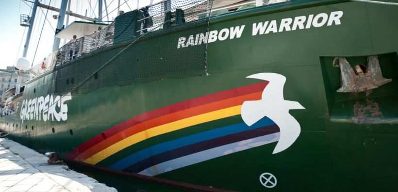 Greenpeace: Το Rainbow Warrior στον Πειραιά για το κλίμα