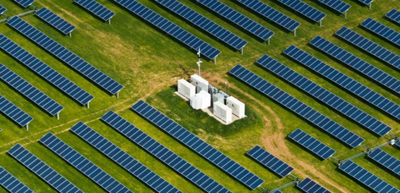 Με την BlackRock η θυγατρική της Canadian Solar στη μάχη της «πράσινης» μετάβασης – 500 εκατ. ευρώ για ΑΠΕ