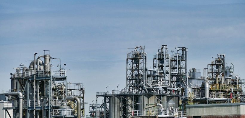 Ανεβάζει τον πήχη για τα EBITDA των Helleniq Energy και Motor Oil η Eurobank Equities