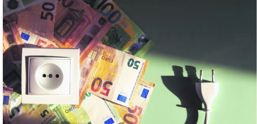 Στα επίπεδα των 200 εκατ. ευρώ οι υπολογισμοί για τα «υπερέσοδα» των προμηθευτών - Τα τελικά νούμερα από ΡΑΑΕΥ αναμένει το ΥΠΕΝ - Τα ποσά θα διατεθούν για τα χρέη των ΔΕΥΑ προς τη ΔΕΗ 