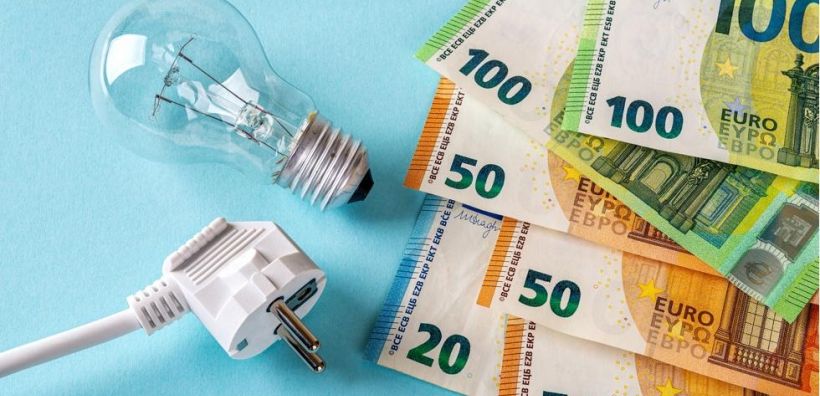 Αυξητική τάση για τα πράσινα τιμολόγια Σεπτεμβρίου αλλά με… αυτοσυγκράτηση των προμηθευτών – Για επιδότηση οικιακών καταναλωτών ετοιμάζεται η κυβέρνηση