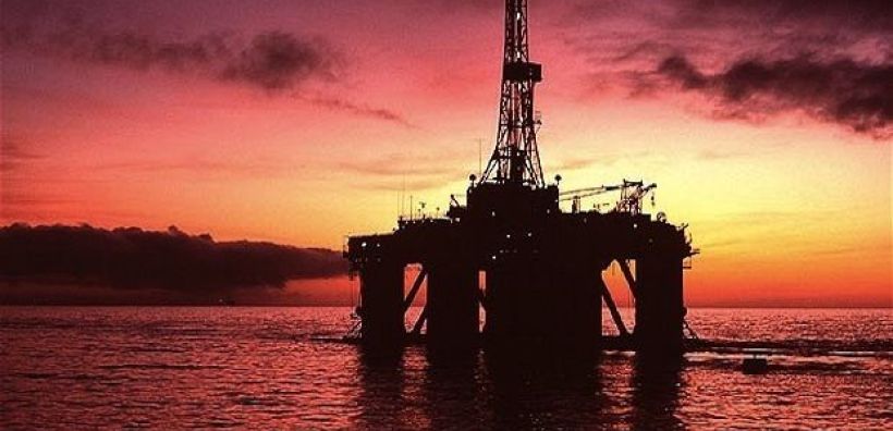 Βελτιωμένες προσφορές ζητάει το ΥΠΑΠΕΝ από Energean και ΕΛΠΕ στο διαγωνισμό για τα χερσαία οικόπεδα