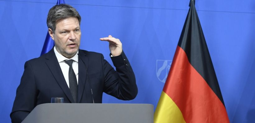 Σε αγώνα δρόμου η Γερμανία για να γεμίσει τις αποθήκες αερίου