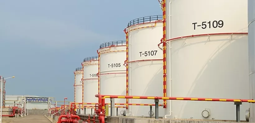 Μείωση-ρεκόρ στα παγκόσμια αποθέματα πετρελαίου τον Απρίλιο