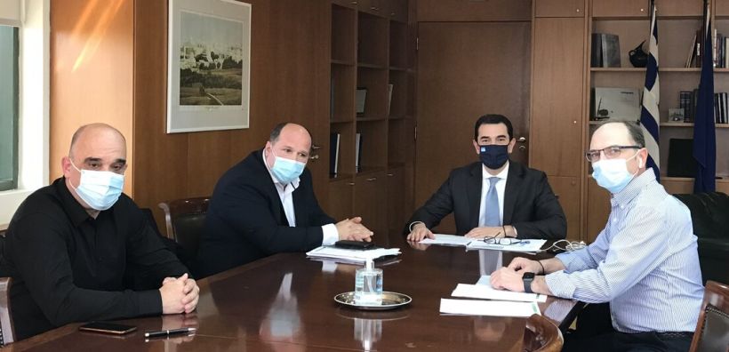 «Παράθυρο» από Σκρέκα: Θα εξεταστεί πιθανή παράταση της προθεσμίας της 30ής Απριλίου για τις ταρίφες των «μικρών» φωτοβολταϊκών