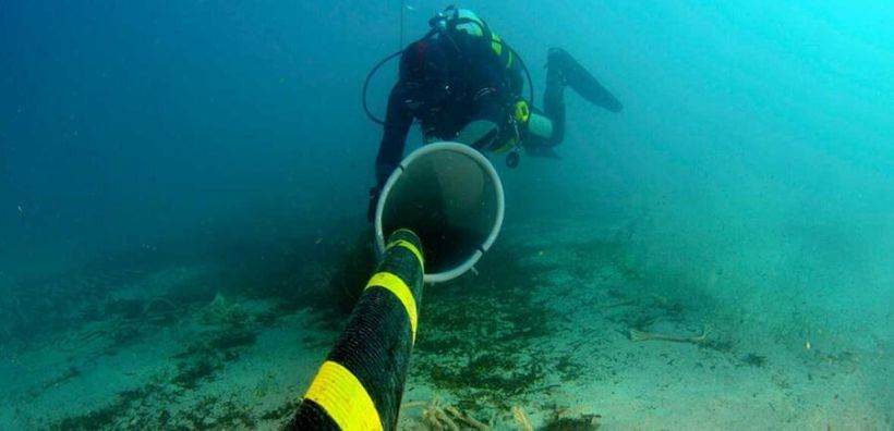 Κομισιόν: Νέα μέτρα και κίνητρα την ασφάλεια και την ανθεκτικότητα των υποβρύχιων καλωδίων