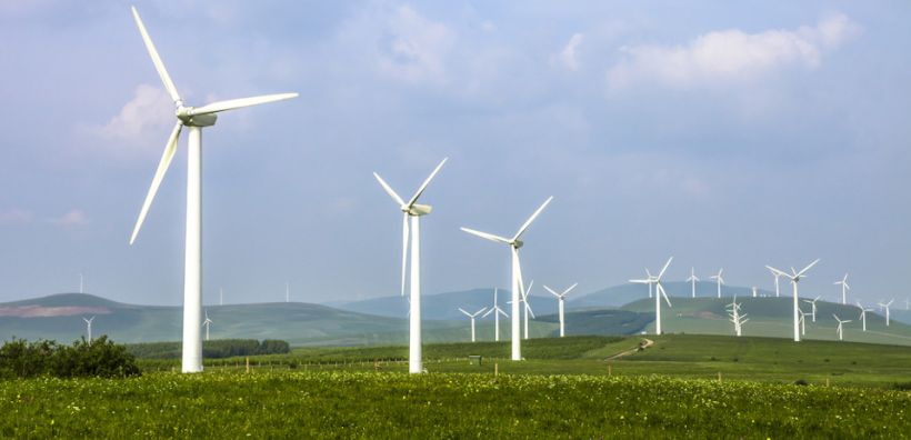 Αιολικά και φωτοβολταϊκά στο 50-50 είναι το βέλτιστο σενάριο για το ΕΣΕΚ, σύμφωνα με μελέτες δύο πανεπιστημίων