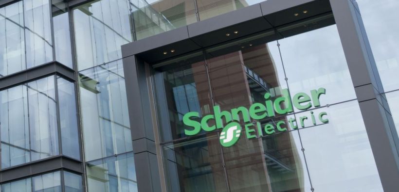 Η Schneider Electric ανακοινώνει τη διαθεσιμότητα της σειράς Easy Rack στην ευρωπαϊκή αγορά