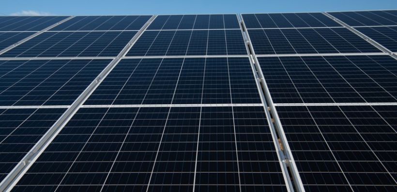 C Solar Steel: Πρωτοπορεί αναπτύσσοντας συστήματα στήριξης φωτοβολταϊκών για βιομηχανικές στέγες
