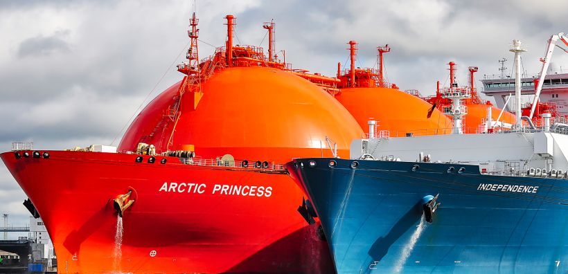 Rystad Energy: Στα FLNG έναντι των χερσαίων τερματικών το momentum της αγοράς - Θα τριπλασιάσουν τη δυναμικότητά τους έως το 2030